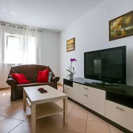 Apartment Vitalia 2+2 *